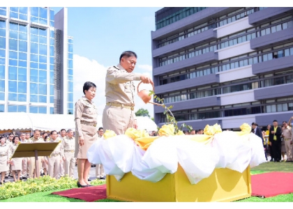 2019–04-30 国王御赐蜂巢树曼谷市长种植